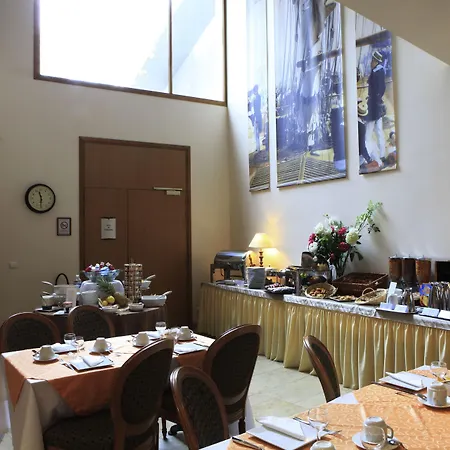 Amiral 4* Париж